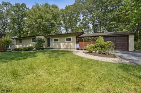 79 Moraine Rd, Morris Plains, NJ 07950