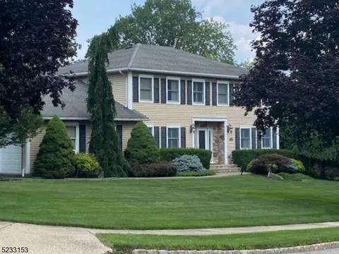 6 Bourbon St, Wayne, NJ 07470
