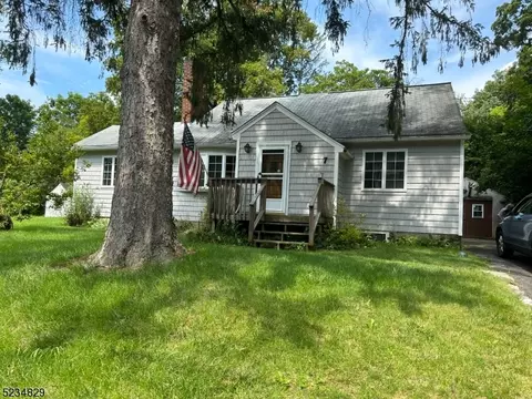 7 Paddock Rd, Franklin, NJ 07416