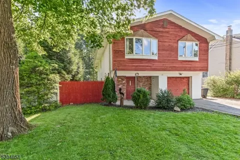 12 River Rd, Stanhope, NJ 07874