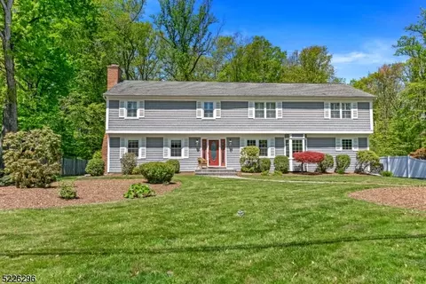 52 Symor Dr, Morristown, NJ 07960