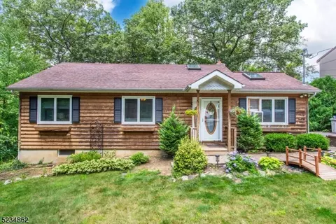 50 Grandview Ave, Hardyston, NJ 07460
