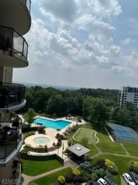 2 Claridge Dr 10ie #10IE, Verona, NJ 07044