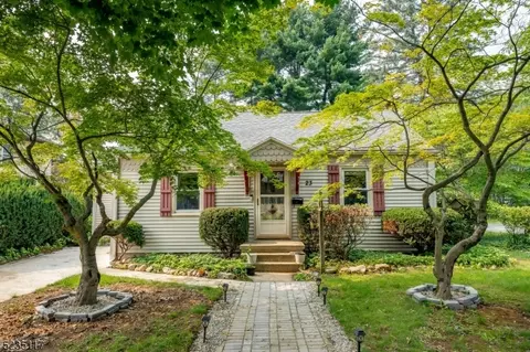 23 Valley View Ter, Washington, NJ 07882