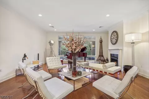307 Metzger Dr #307, West Orange Twp, NJ 07052
