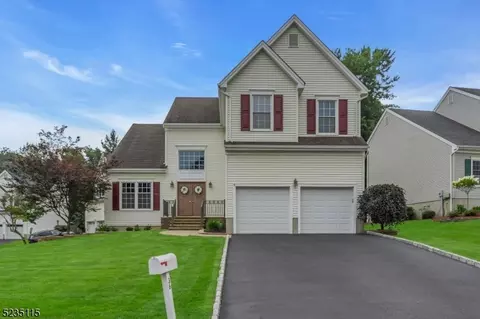 36 Linberger Dr, Bridgewater, NJ 08807