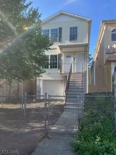 305 12th Ave, Paterson, NJ 07514