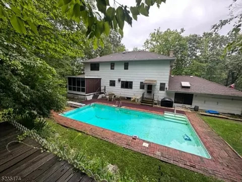 51 Old Middletown Rd, Rockaway, NJ 07866