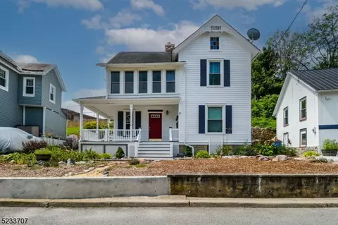8 Cedar St, Newton, NJ 07860