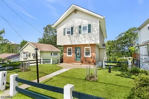 120 Vermont Trl, Hopatcong, NJ 07843