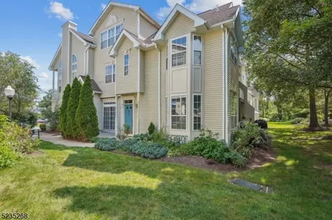 64 Hancock Dr, Morristown, NJ 07960