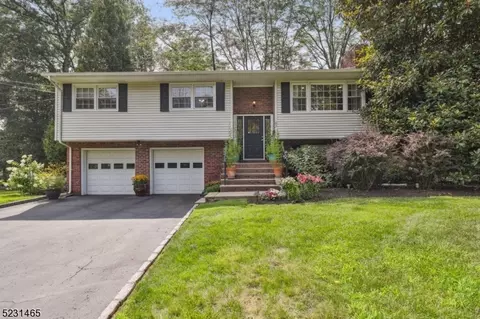 63 Whitney Dr, Berkeley Heights, NJ 07922
