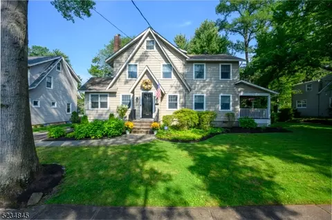 17 Chetwood Ter, Fanwood, NJ 07023