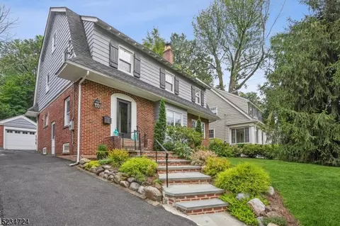 28 North Ter, Maplewood, NJ 07040