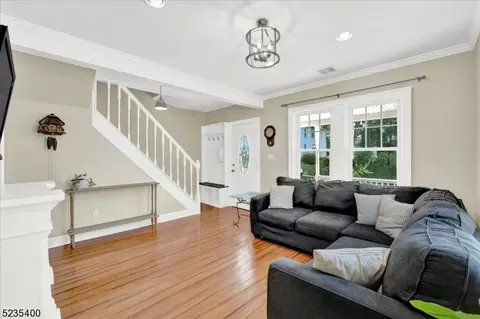 4 Locust St, Nutley, NJ 07110 photo 9