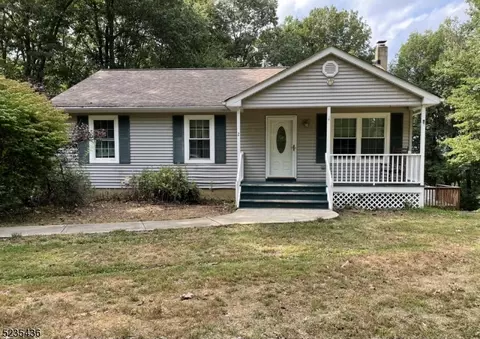2 Hillview Ln, Blairstown, NJ 07825
