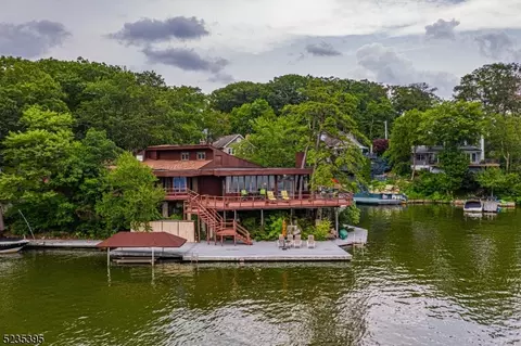 18 Dibert Rd, Andover, NJ 07821