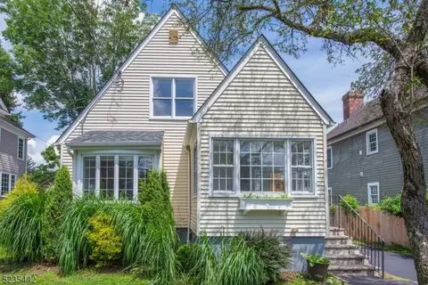 166 Sand Spring Rd, Morristown, NJ 07960