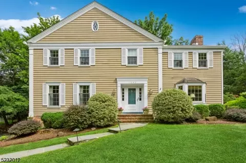1393 Knightsbridge Rd, Mountainside, NJ 07092