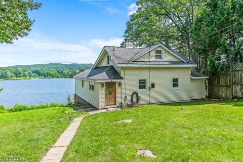 5 Reeve Ave, Stanhope, NJ 07874