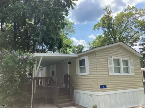 5 Axford Ave, Oxford, NJ 07863