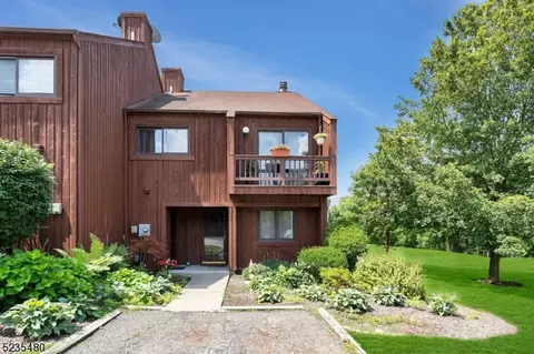 1 Snowmass Ct, Vernon, NJ 07462