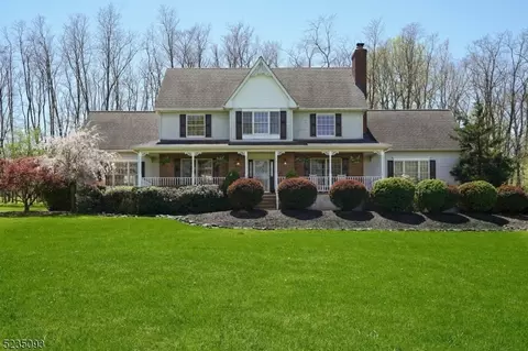 10 Apgar Farm Rd, Franklin Twp, NJ 08867