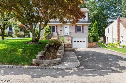 21 Overlook Ave, East Hanover, NJ 07936