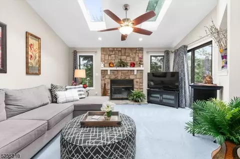 21 Olive Ct, Flemington, NJ 08822