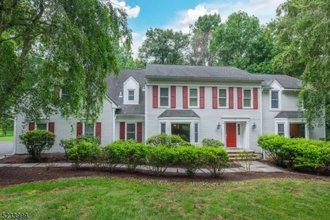 35 Cromwell Dr, Randolph Twp, NJ 07945