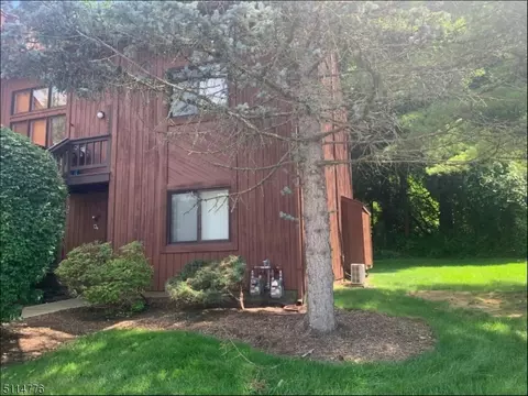 3 Pevero Dr #7, Vernon, NJ 07462
