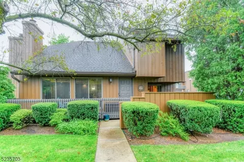 24 Kingsberry Dr #24, Somerset, NJ 08873