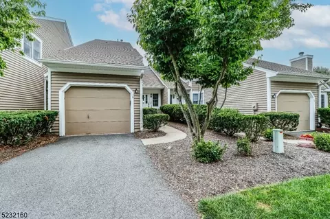 16 Stone Edge Rd, Bedminster Twp, NJ 07921