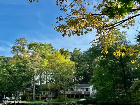 2 Hilltop Rd, Byram Township, NJ 07821