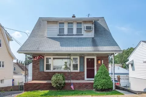 277 Dewey Ave, Totowa, NJ 07512