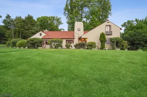 853 Hillside Ave, Mountainside, NJ 07092