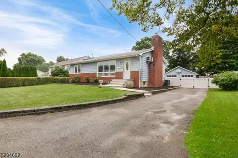 11 Central Ave, Mine Hill, NJ 07803