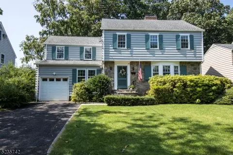 33 Birdseye Gln, Verona, NJ 07044
