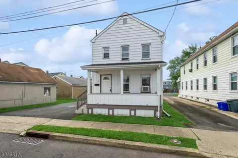 7 1st St, Raritan, NJ 08869