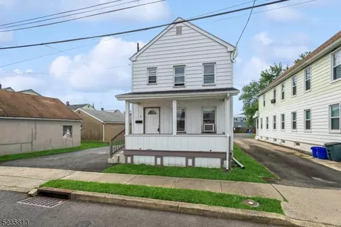 7 1st St, Raritan, NJ 08869
