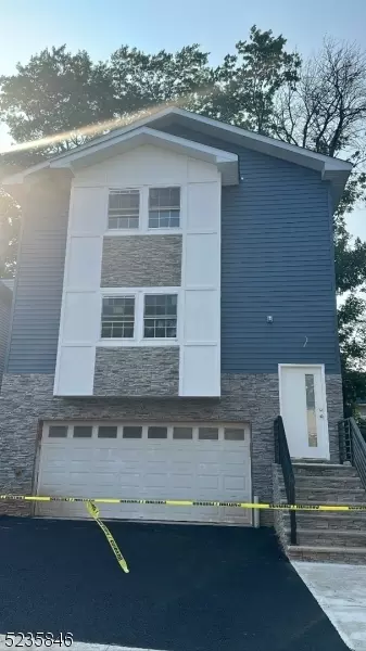 81 N Clinton St, East Orange, NJ 07017