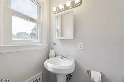 16 Mountain Ave, Mendham Boro, NJ 07945 photo 9
