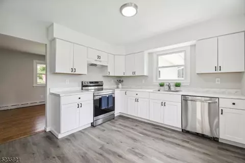 16 Mountain Ave, Mendham Boro, NJ 07945