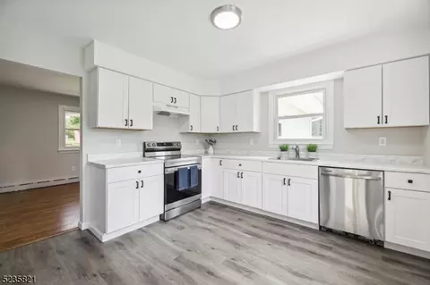 16 Mountain Ave, Mendham Boro, NJ 07945