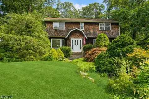 74 Kendall Dr, Ringwood, NJ 07456