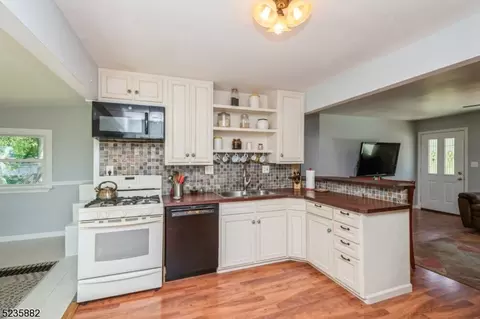 24 Markham Rd, Edison, NJ 08817 photo 6