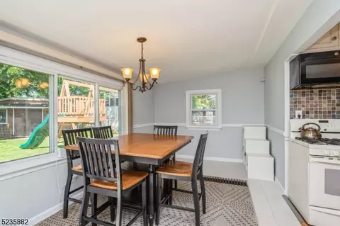 24 Markham Rd, Edison, NJ 08817 photo 8