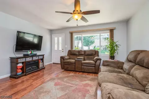 24 Markham Rd, Edison, NJ 08817