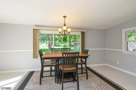 24 Markham Rd, Edison, NJ 08817 photo 9