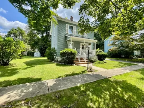 9 Franklin Pl, Wanaque Boro, NJ 07420